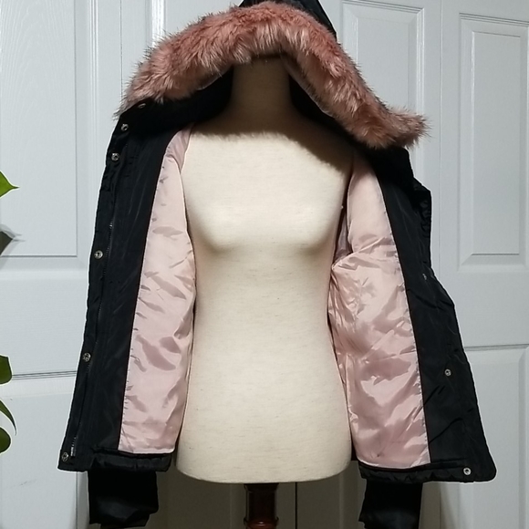 Black and Pink Hooded Puffer Coat - Picture 3 of 10